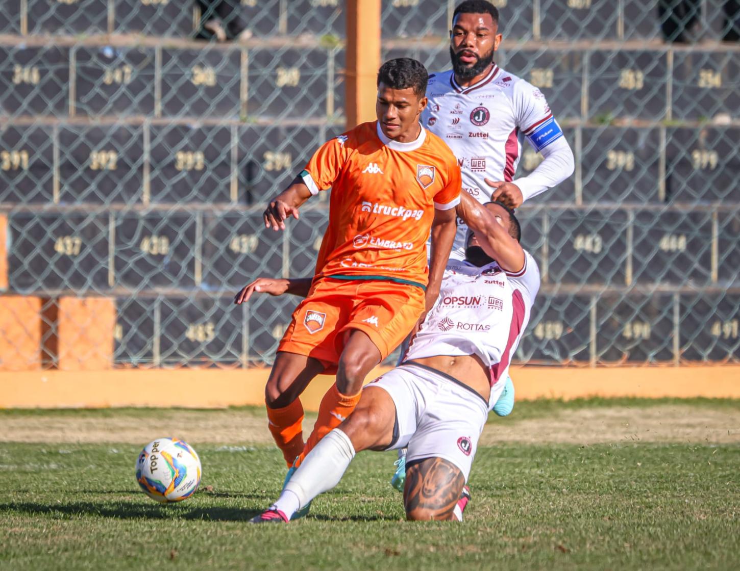 Camboriú empata com Juventus e decide vaga nas semifinais no domingo (03)