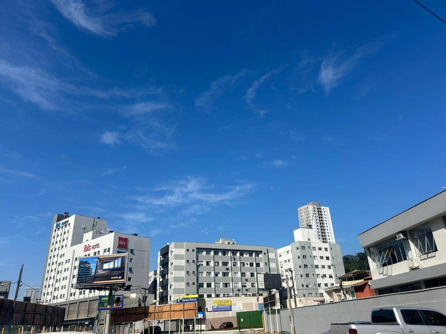 Fim de semana promete frio com cara de inverno no Litoral Norte e Vale do Itajaí