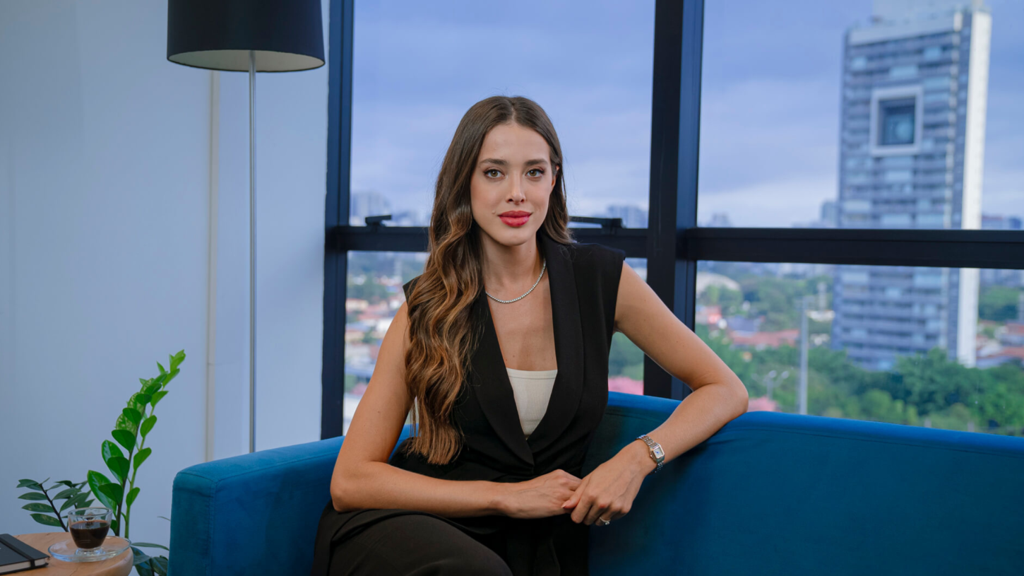 Uana Amorim se consolida como referência feminina no mercado digital