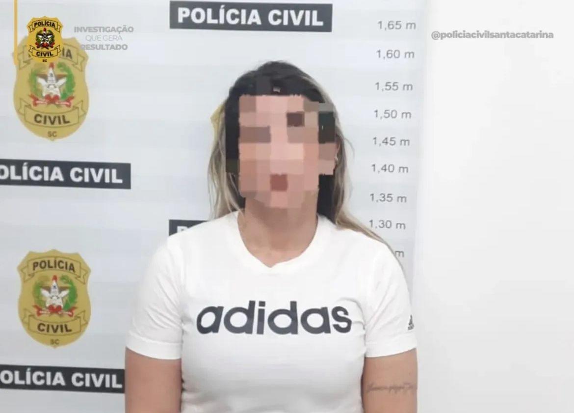 Polícia Civil prende mulher suspeita de aplicar golpes de estelionato em Navegantes