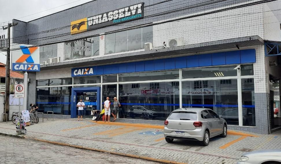 Golpistas adulteram caixas eletrônicos da Caixa Econômica em Navegantes
