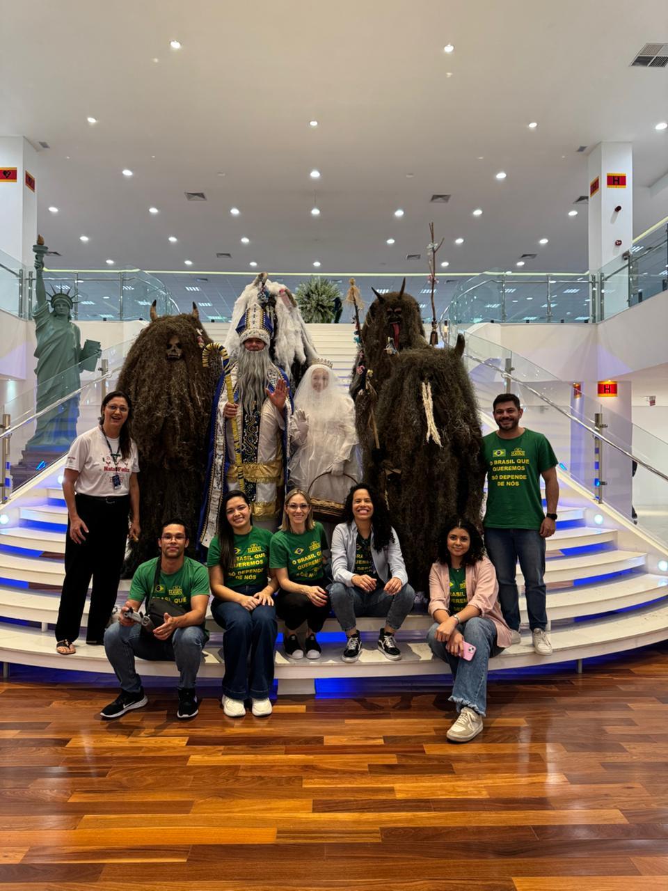Colaboradores do Centro Administrativo da Havan recebem visita do Pelznickel 