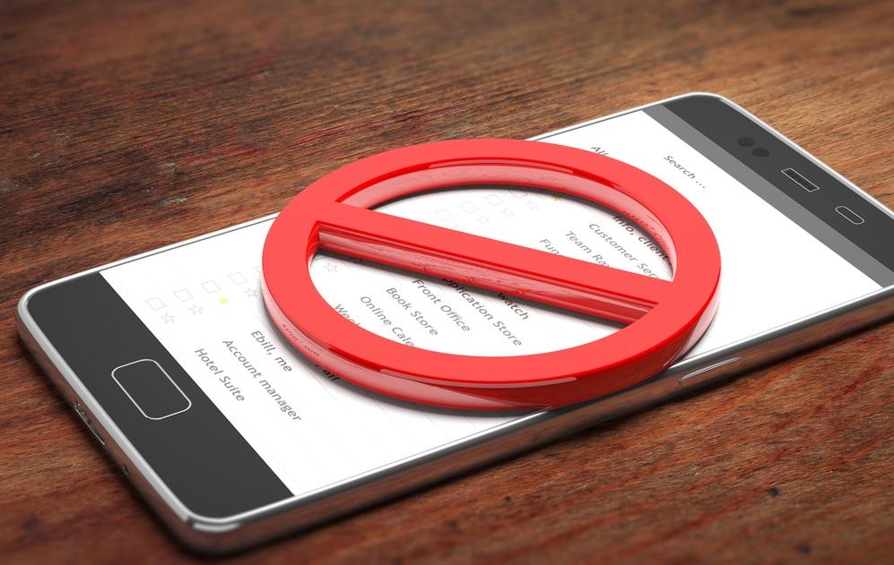 Banimento e suspensão de contas em redes sociais