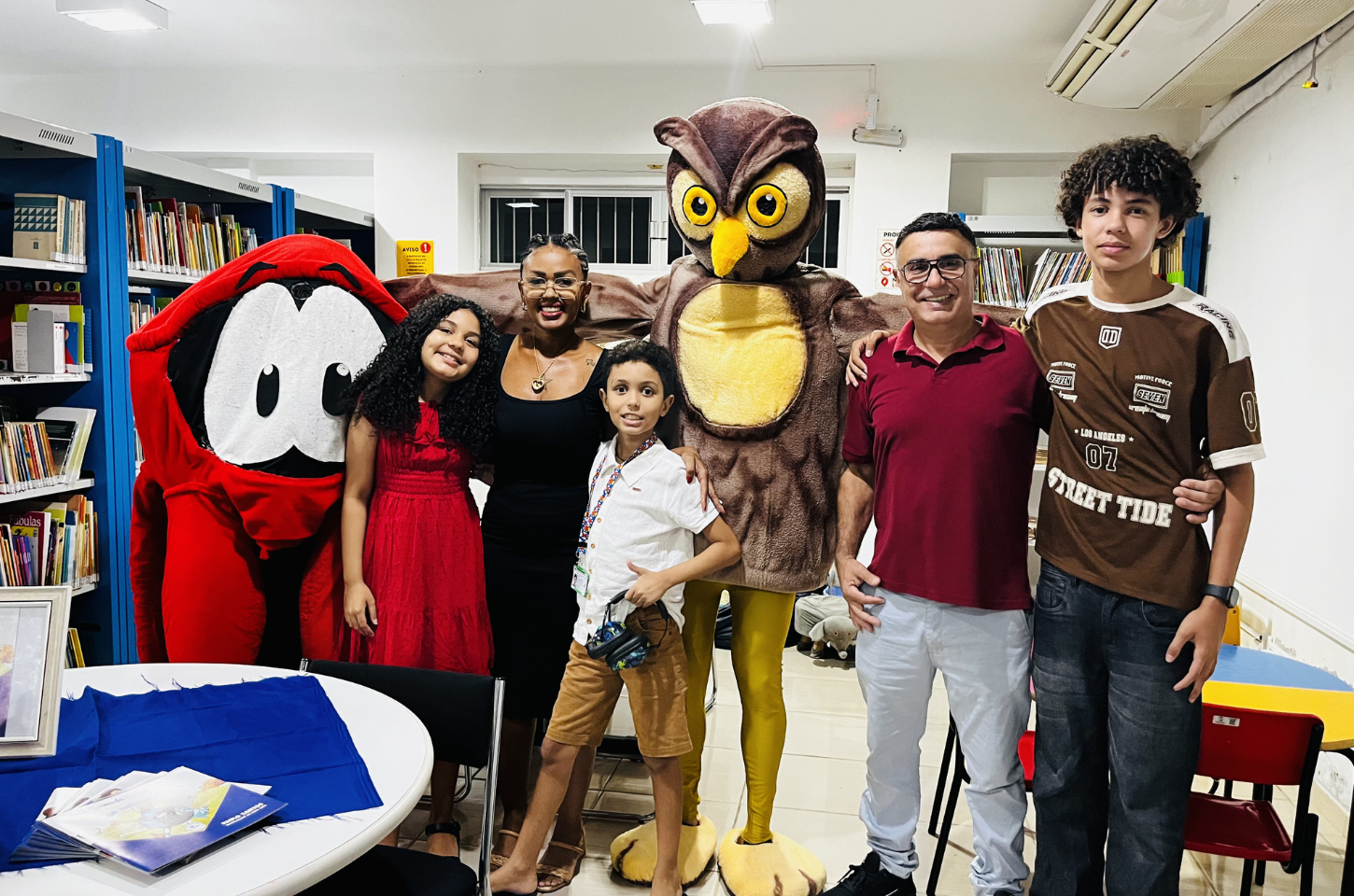 Sexto livro de Paulo Santos é lançado em Navegantes e reúne autoridades, educadores e comunidade