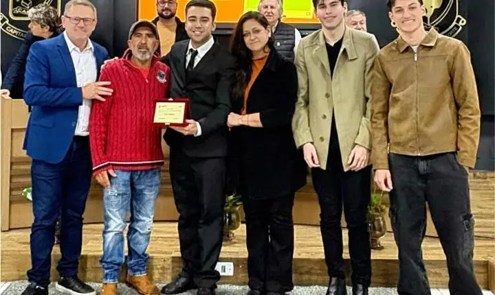 Julio Valério ganha Prêmio Jovem Camboriuense