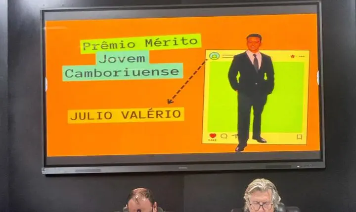 Julio Valério ganha Prêmio Jovem Camboriuense