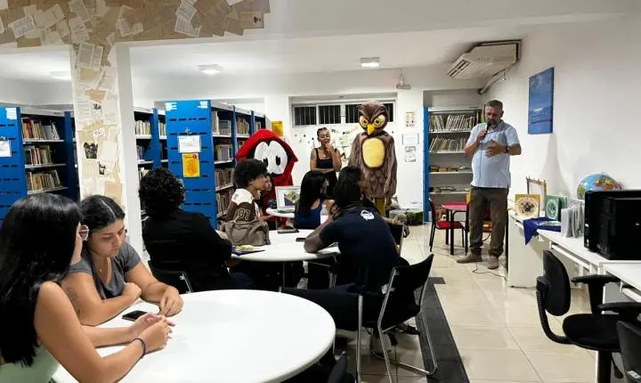 Sexto livro de Paulo Santos é lançado em Navegantes e reúne autoridades, educadores e comunidade