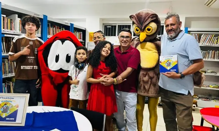 Sexto livro de Paulo Santos é lançado em Navegantes e reúne autoridades, educadores e comunidade