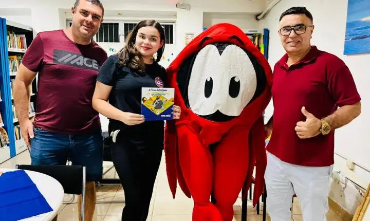 Sexto livro de Paulo Santos é lançado em Navegantes e reúne autoridades, educadores e comunidade